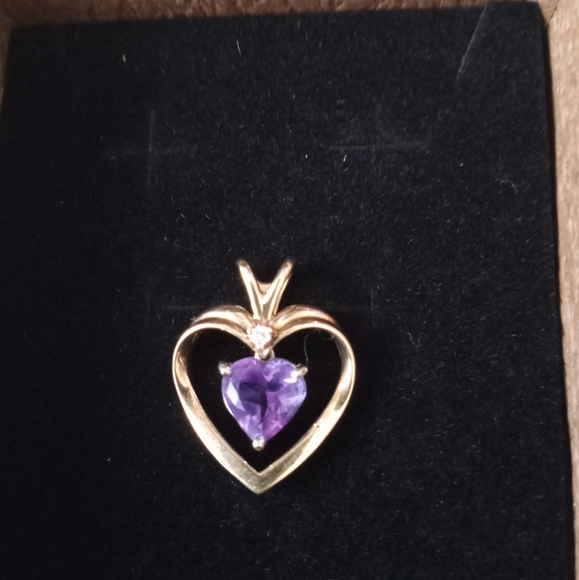 Vintage 10k Gold & Amethyst Heart Pendant. - Picture 2 of 2